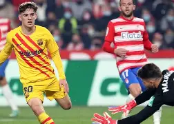 格拉纳达前锋速度飙升，轻松绕过防守的简单介绍