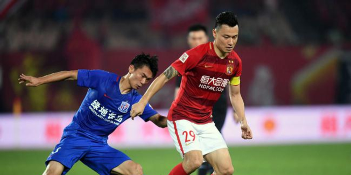 比赛紧张激烈,黄牌红牌不断出现什么意思